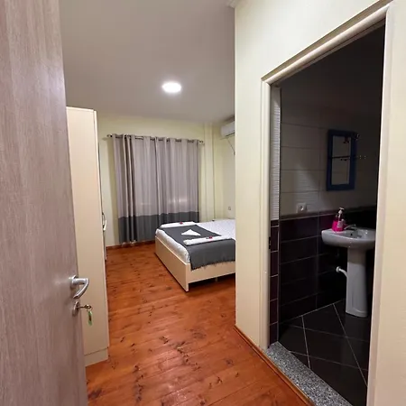 מלון Bar Restaurant Gysi 3*